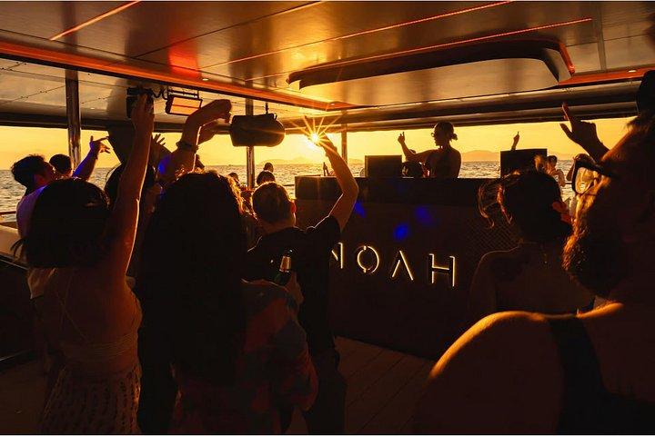 NOAH Yacht to Phi Phi - Maiton Island