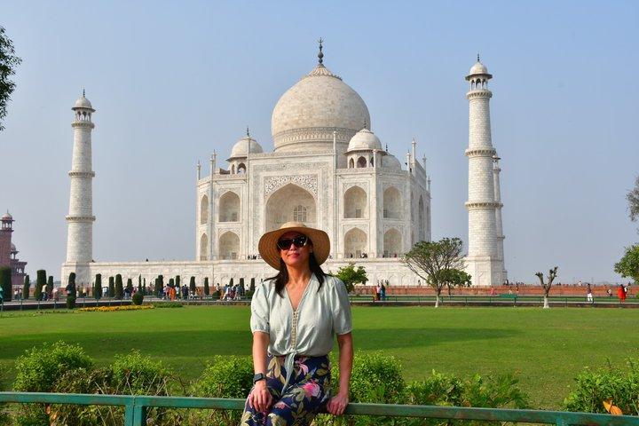2-Day Overnight Taj Mahal & Fatehpur Sikri Tour from Delhi by Car