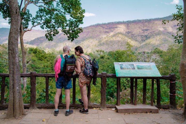 Excursión al puente del río Kwai y las cascadas de Erawan desde Bangkok