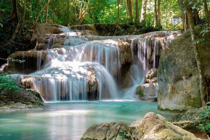 Rio Kwai Bridge e Erawan Waterfalls Excursão de Bangkok