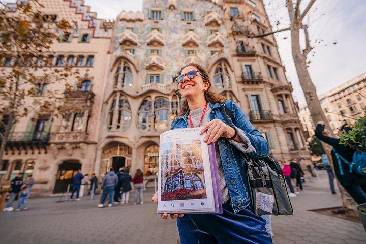 O melhor de Barcelona Walking EBike e passeio de vela com aperitivo