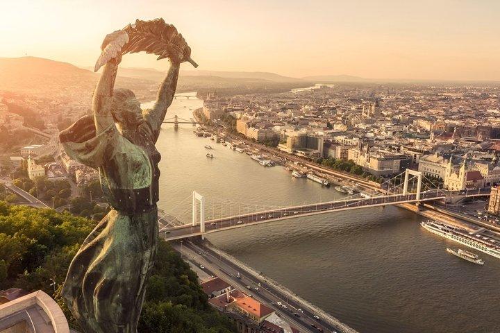 De Vienne : Excursion guidée d'une journée à Budapest et Bratislava avec croisière