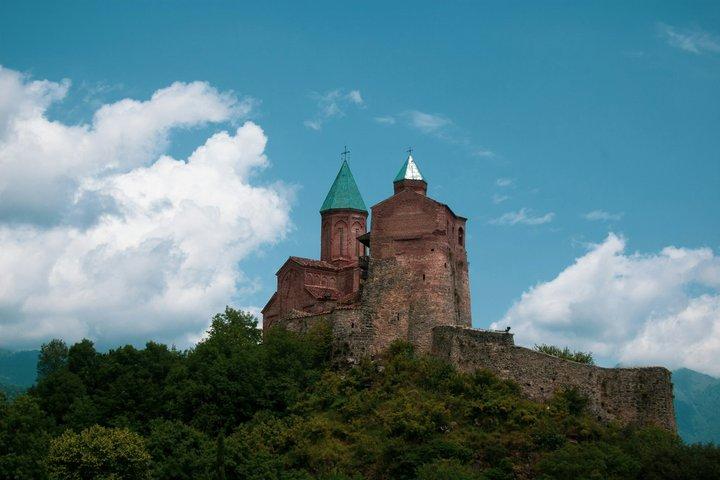 Kakheti Wine Cave Tasting & Sighnaghi Private Tour from Tbilisi