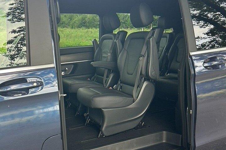 6人乗りのプライベート空港送迎メルセデスV 250