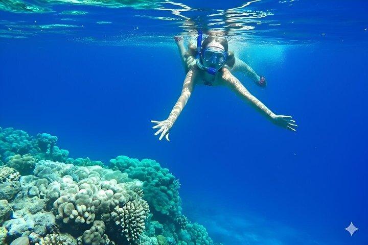 Halb-U-Boot , Schnorcheln & Parasailing Abenteuer – Hurghada