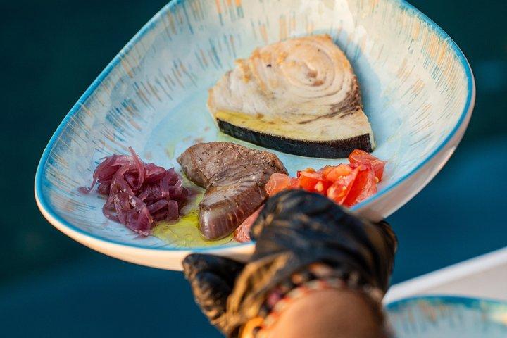 Tour delle Cinque Terre in barca con pranzo