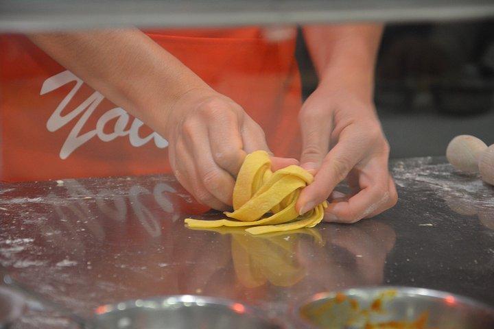 ローマで本格ラザニアとフェットチーネのパスタ作り教室