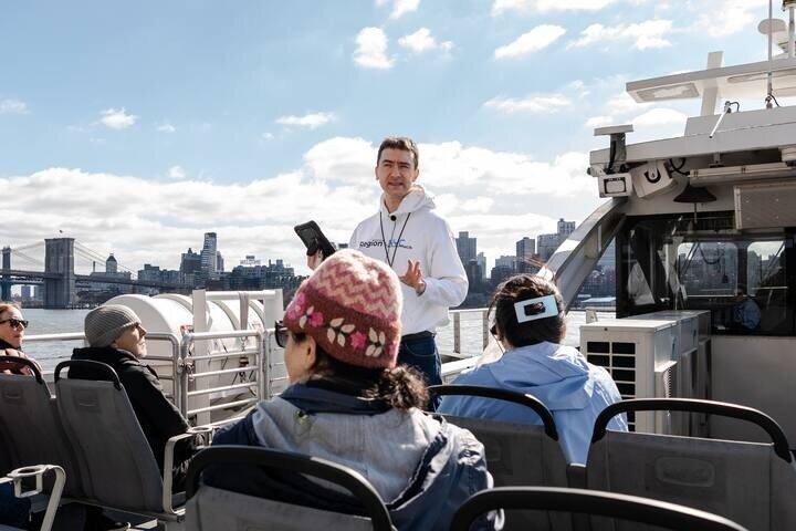 East River Secrets: NYC's Infrastructure by Ferry - Privat