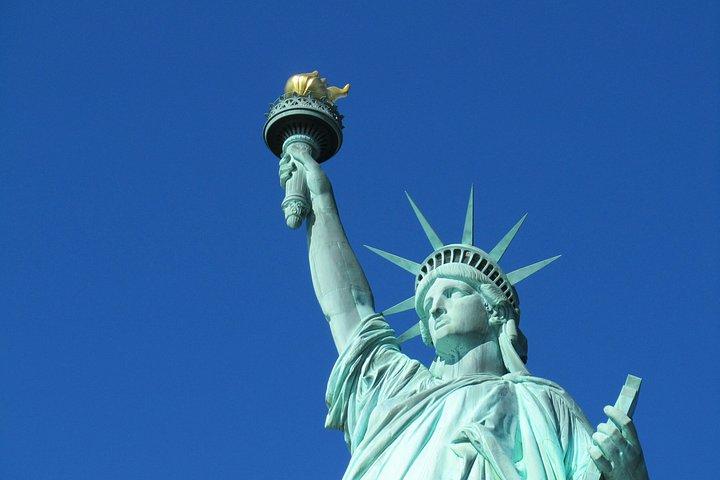 フルアクセス ダウンタウンNYCツアー：自由の女神からグランドゼロまで