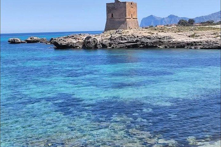 パレルモ発セファルプライベートラグジュアリー日帰り旅行歴史と海