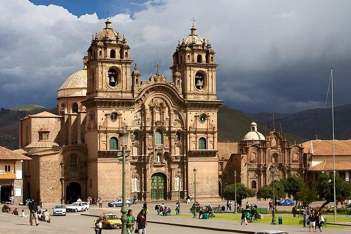 クスコのスピリチュアルな旅と自然探索における神秘的なルート