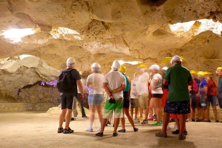 Excursão pelas Cavernas da Grotta Verde a partir do Porto de Cruzeiro de Falmouth
