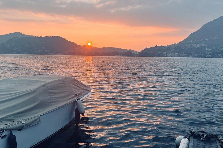 Lake Como: 1h or 4h Tour with Prosecco and photos of the Villas