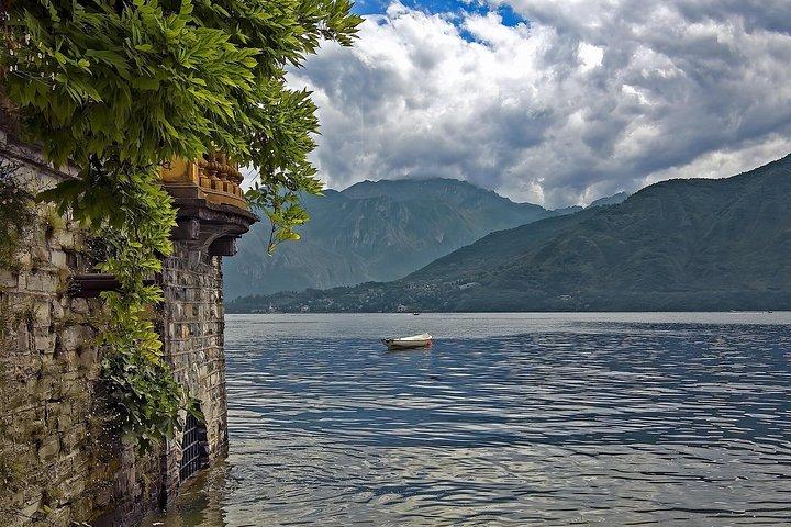 Lake Como: 1h or 4h Tour with Prosecco and photos of the Villas