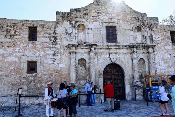 San Antonio and Missions Highlight Tour 3 Hours Small Group