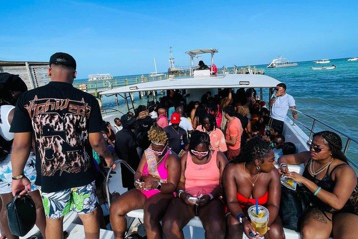 Hip Hop Party Boat Punta Cana Adults Only Open Bar DJ ao Vivo