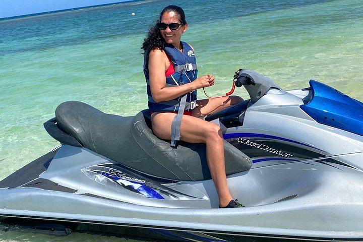 モンテゴベイのジェットスキーウォーターアクティビティとビーチタイム