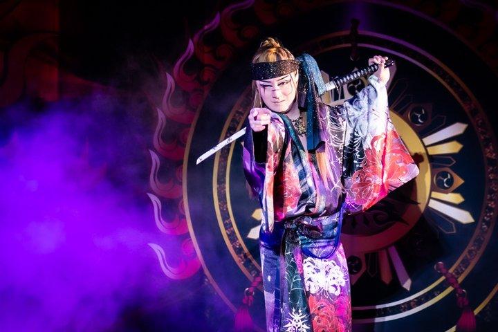 浅草：日本語キャバレーガイドショー（大衆演劇）