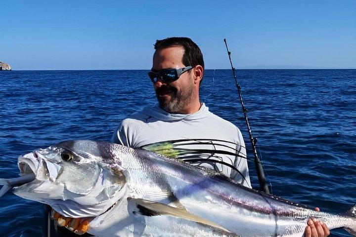 フラミンゴビーチでの釣りとシュノーケリング、ドリンクと軽食