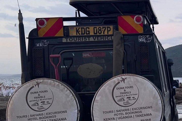ナイロビ発：3泊4日マサイマラ湖ナクルサファリ