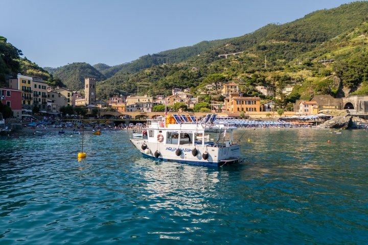 Tour delle Cinque Terre in barca con pranzo