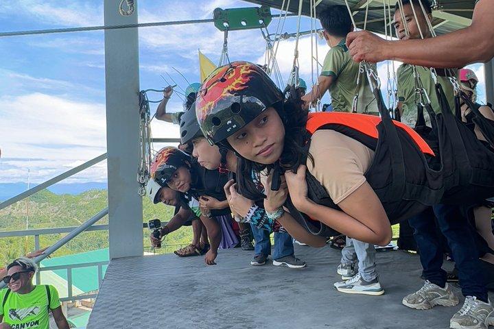 Cebu Kawasan Falls Canyoneering con zipline e pranzo