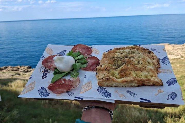Från Monopoli, en gatumatstur och fritid i Polignano a Mare