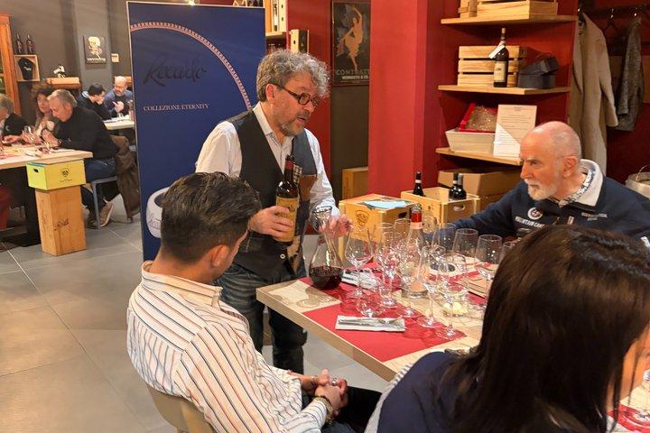 Abendessen mit einem traditionellen Degustationsmenü und passenden Weinen