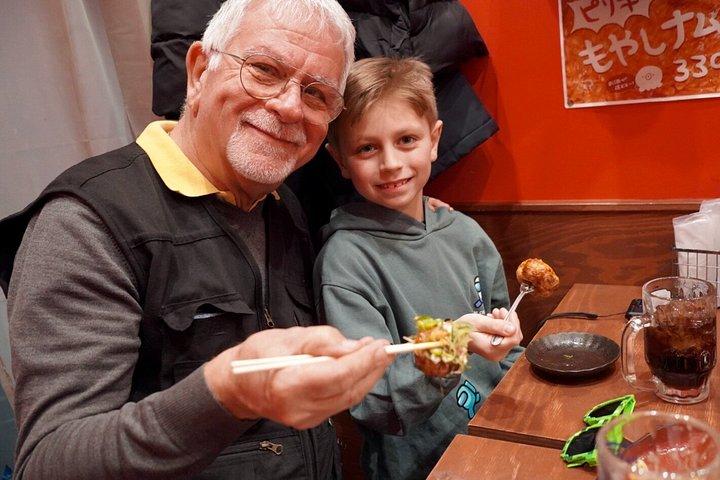 東京：ローカルストリートフードツアー（7つの飲食店で10品試食）