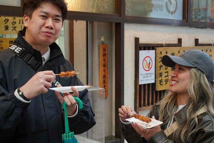 東京：ローカルストリートフードツアー（7つの飲食店で10品試食）