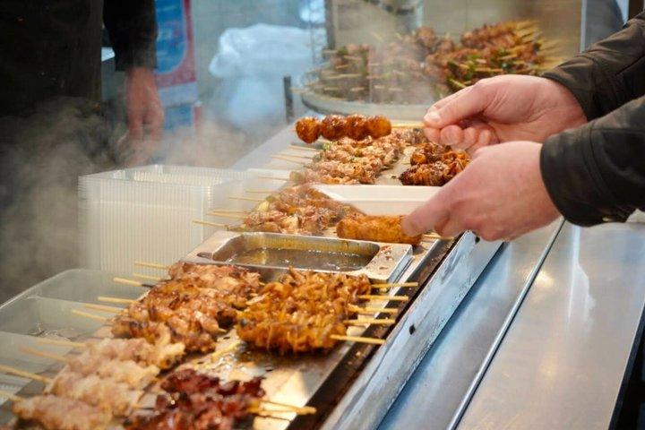 Tokyo Local Food Tour: Escolha 7 alimentos e 1 bebida