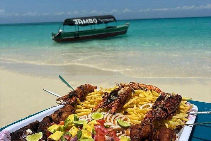 ザンジバル・ムネンバ環礁シーフードBBQランチとウミガメ水族館