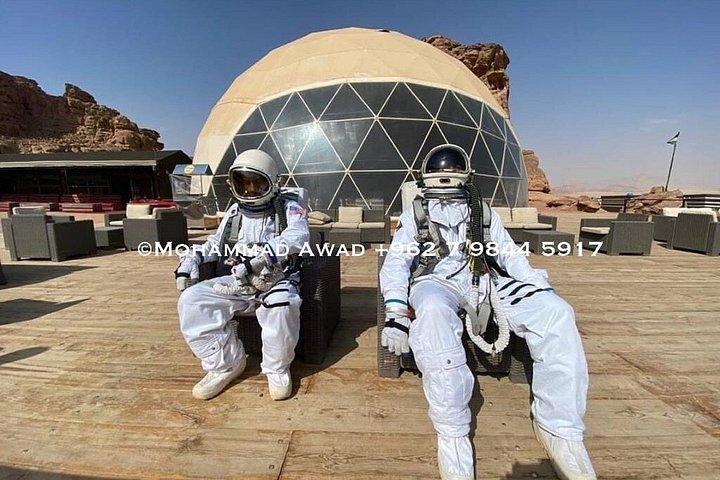 VIP2日間：ペトラ島、ワディラム島＆死海ラグジュアリー体験