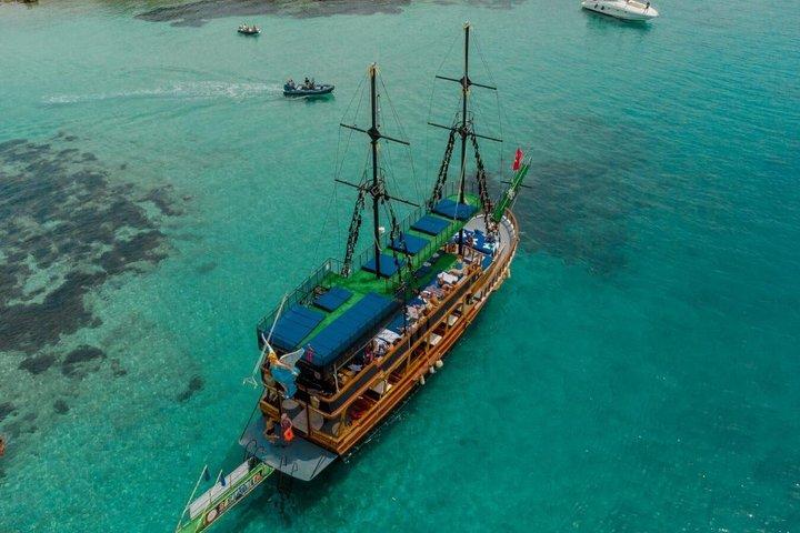ボドラム海賊船旅行：スイム、シュノーケル、泡パーティー