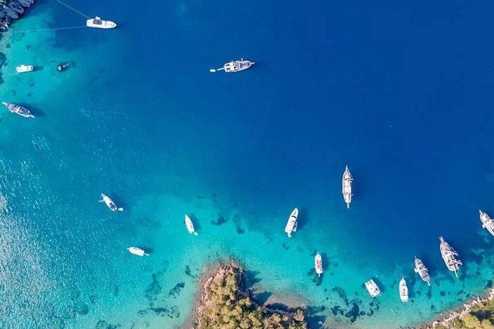 ボドラム海賊船旅行：スイム、シュノーケル、泡パーティー