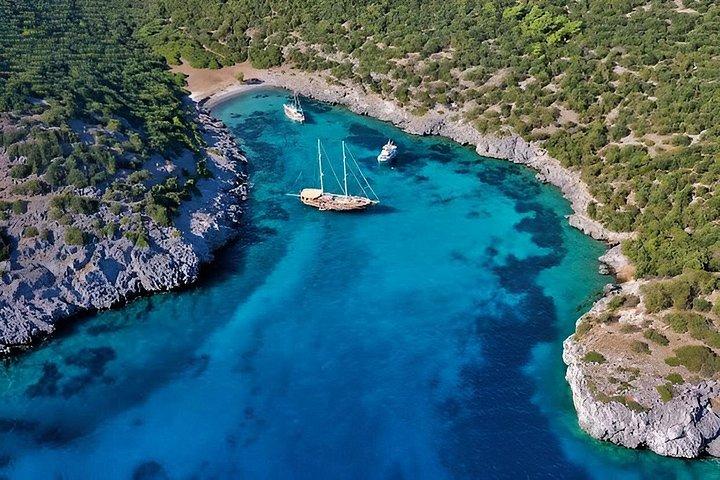 ボドラム海賊船旅行：スイム、シュノーケル、泡パーティー