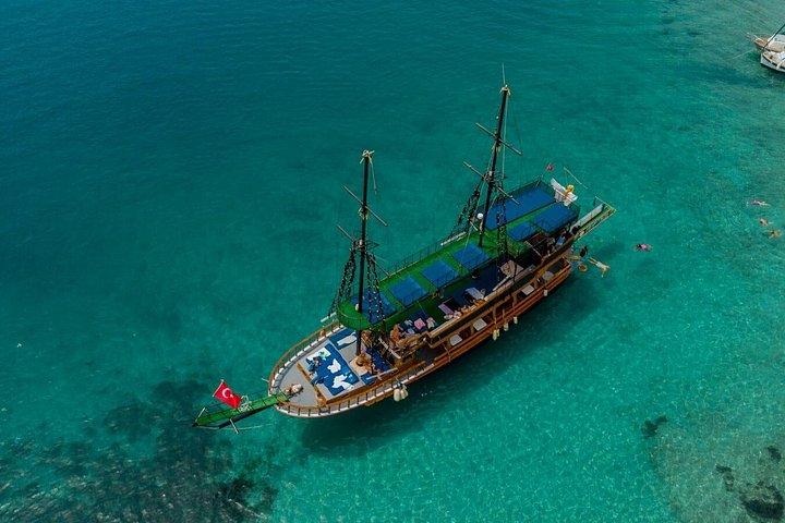 ボドラム海賊船旅行：スイム、シュノーケル、泡パーティー