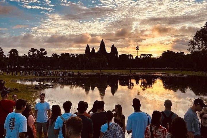 Private Angkor Wat Sunrise with Local Guide