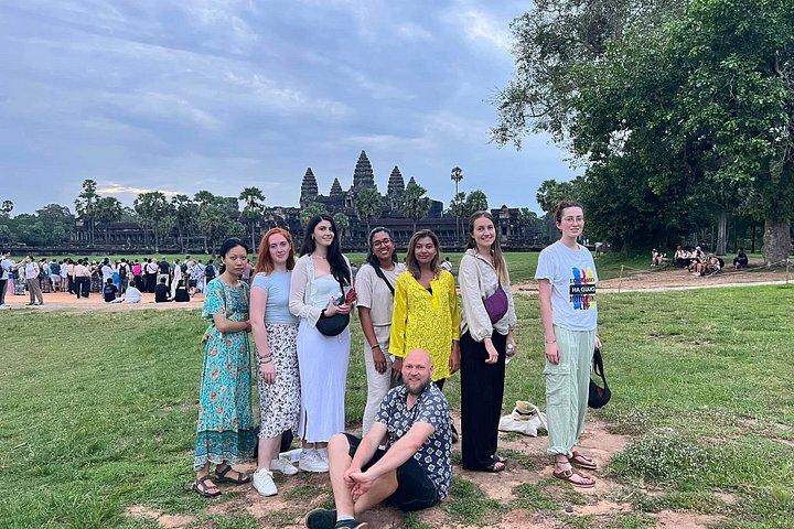 Private Angkor Wat Sunrise with Local Guide