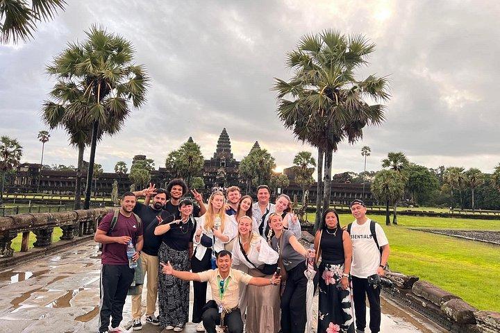 Private Angkor Wat Sunrise with Local Guide
