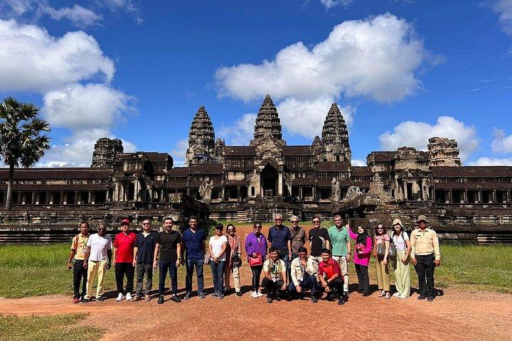 Private Angkor Wat Sunrise with Local Guide