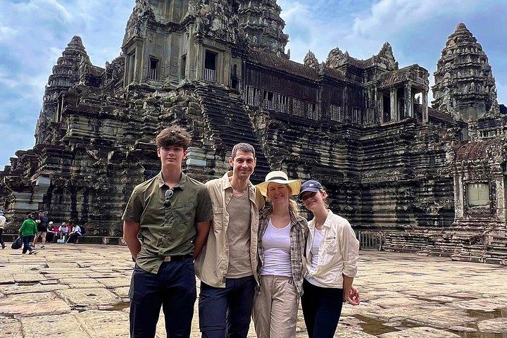 Private Angkor Wat Sunrise with Local Guide
