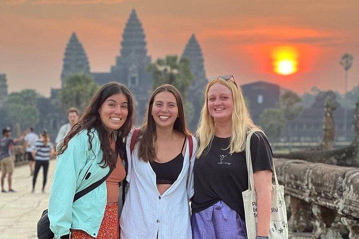 Private Angkor Wat Sunrise with Local Guide