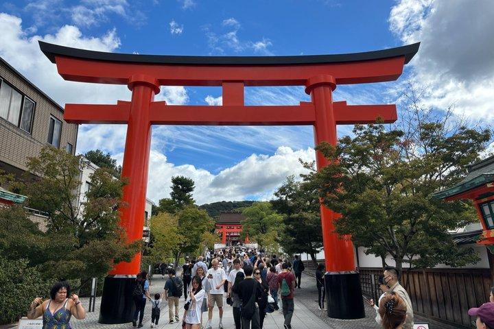 Early Bird Kyoto: Fushimi Inari, Castillo de Nijo y Pabellón Dorado
