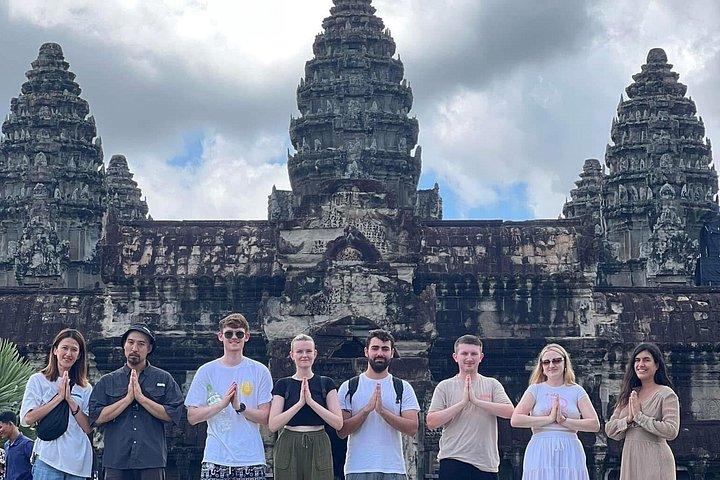 Private Angkor Wat Sunrise with Local Guide