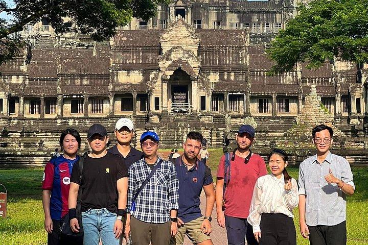 Private Angkor Wat Sunrise with Local Guide