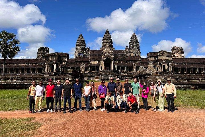 Private Angkor Wat Sunrise with Local Guide