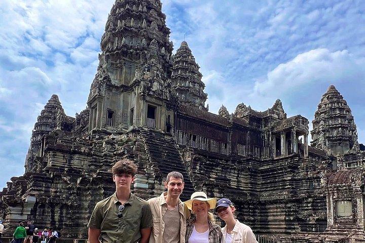 Private Angkor Wat Sunrise with Local Guide