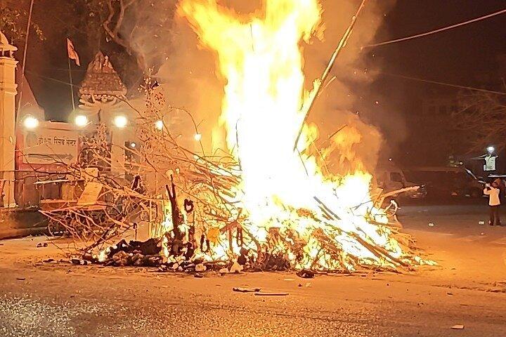 隠れたバラナシウォーキングツアー：ガーツ、火葬、ローカルライフ
