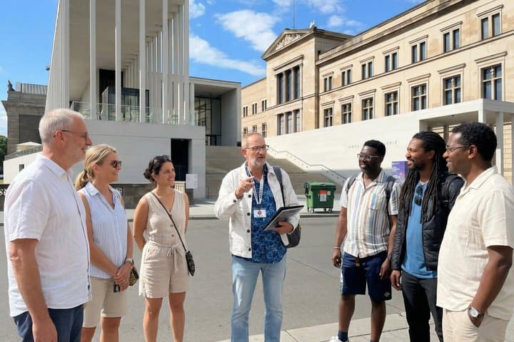 Berlin Museum Island Tour: Courtyards & Hidden Stories